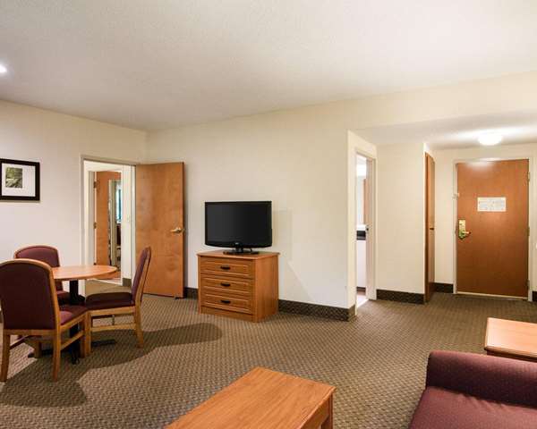 Suite - Comfort Inn & Suites LaVale