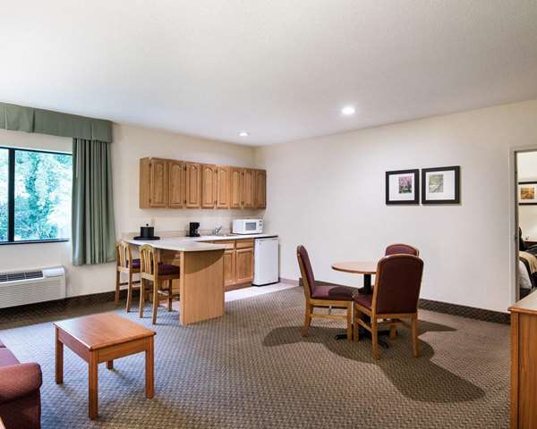 Suite - Comfort Inn & Suites LaVale