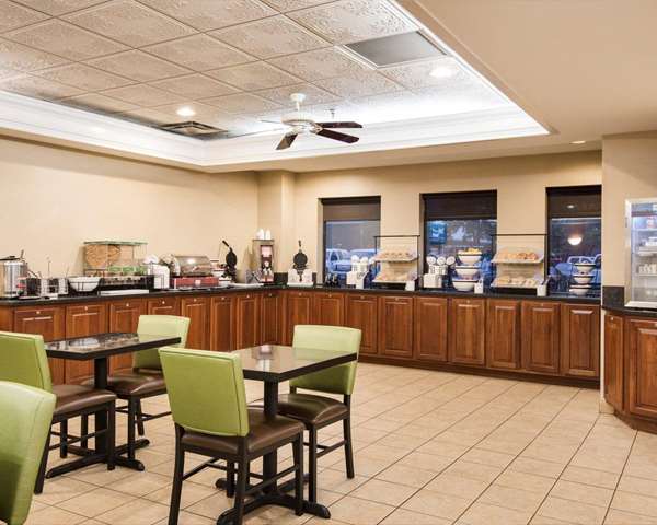 Amenities - Comfort Inn & Suites LaVale