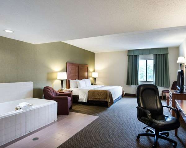  - Comfort Inn & Suites LaVale