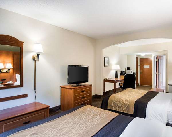  - Comfort Inn & Suites LaVale