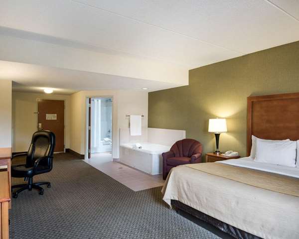  - Comfort Inn & Suites LaVale