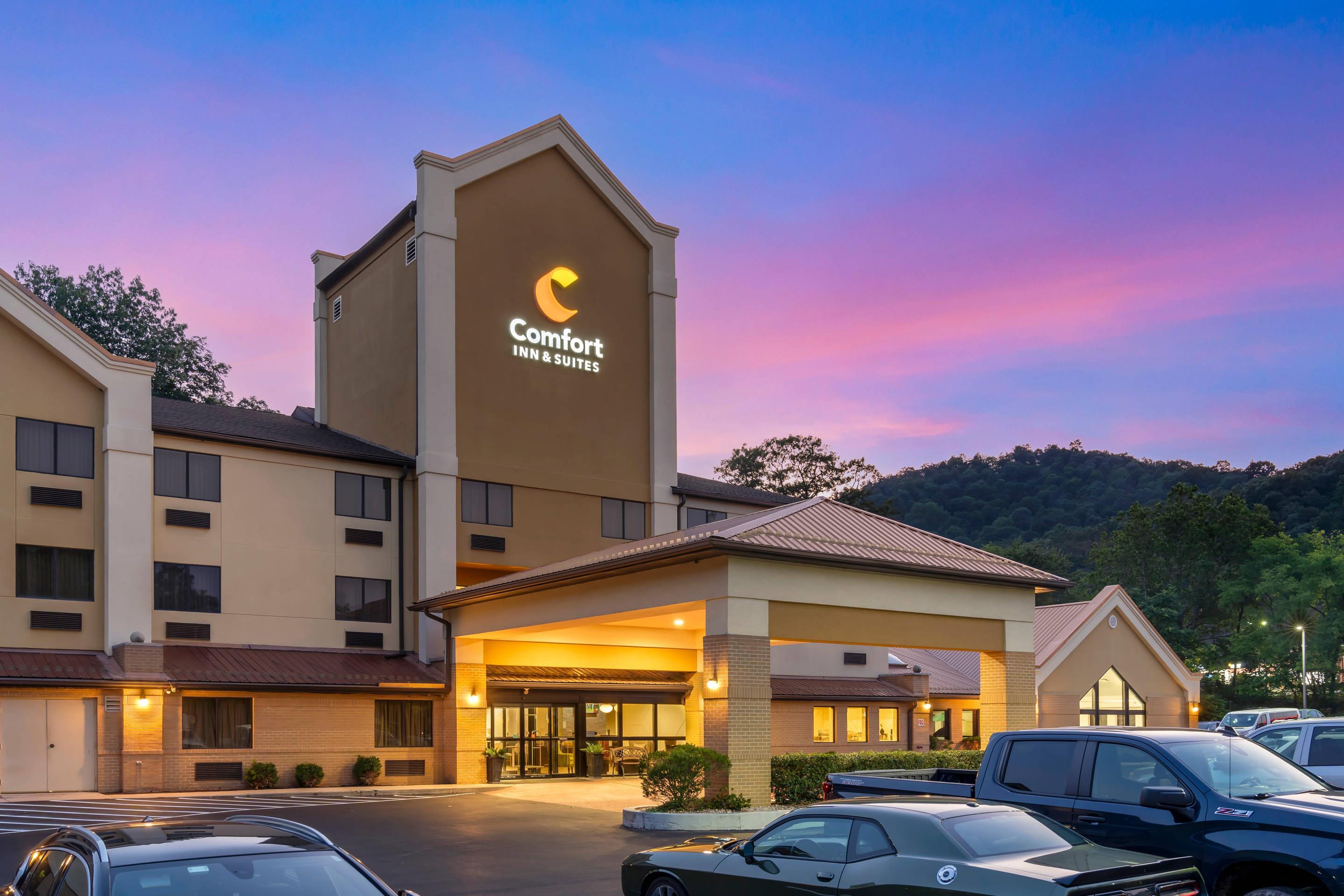 Twilight | Comfort Inn & Suites LaVale - Cumberland