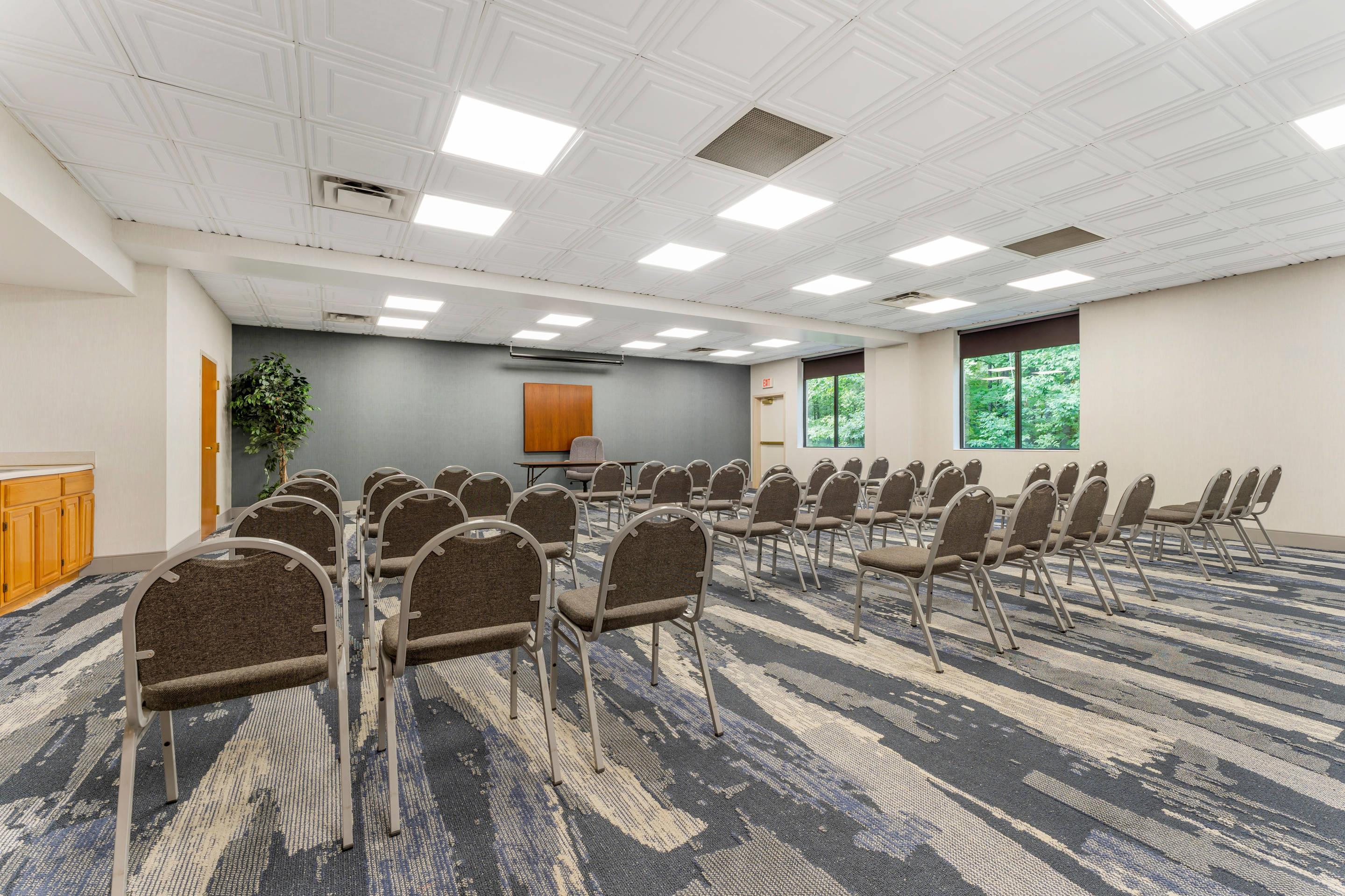 Conference Room | Comfort Inn & Suites LaVale - Cumberland