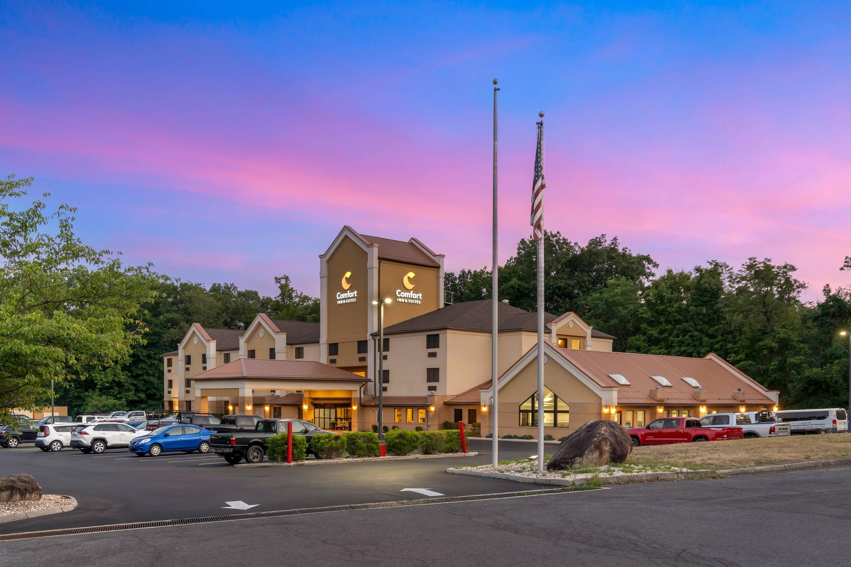 Twilight | Comfort Inn & Suites LaVale - Cumberland