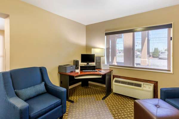 Conference Area - Comfort Inn Red Horse Frederick