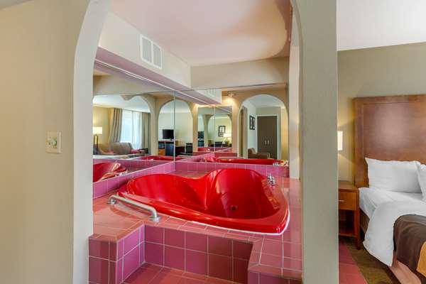 Suite - Comfort Inn Red Horse Frederick