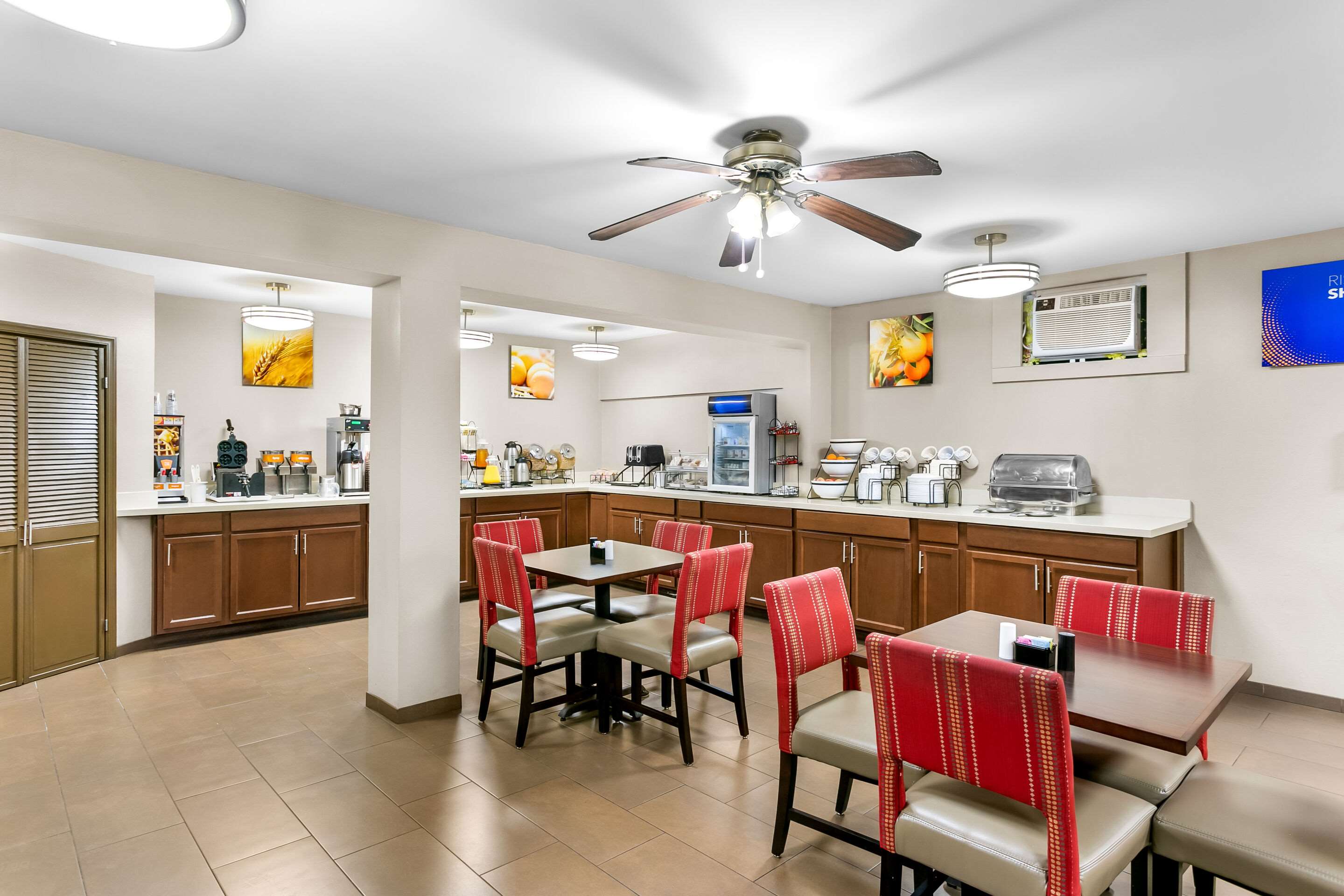 Breakfast area