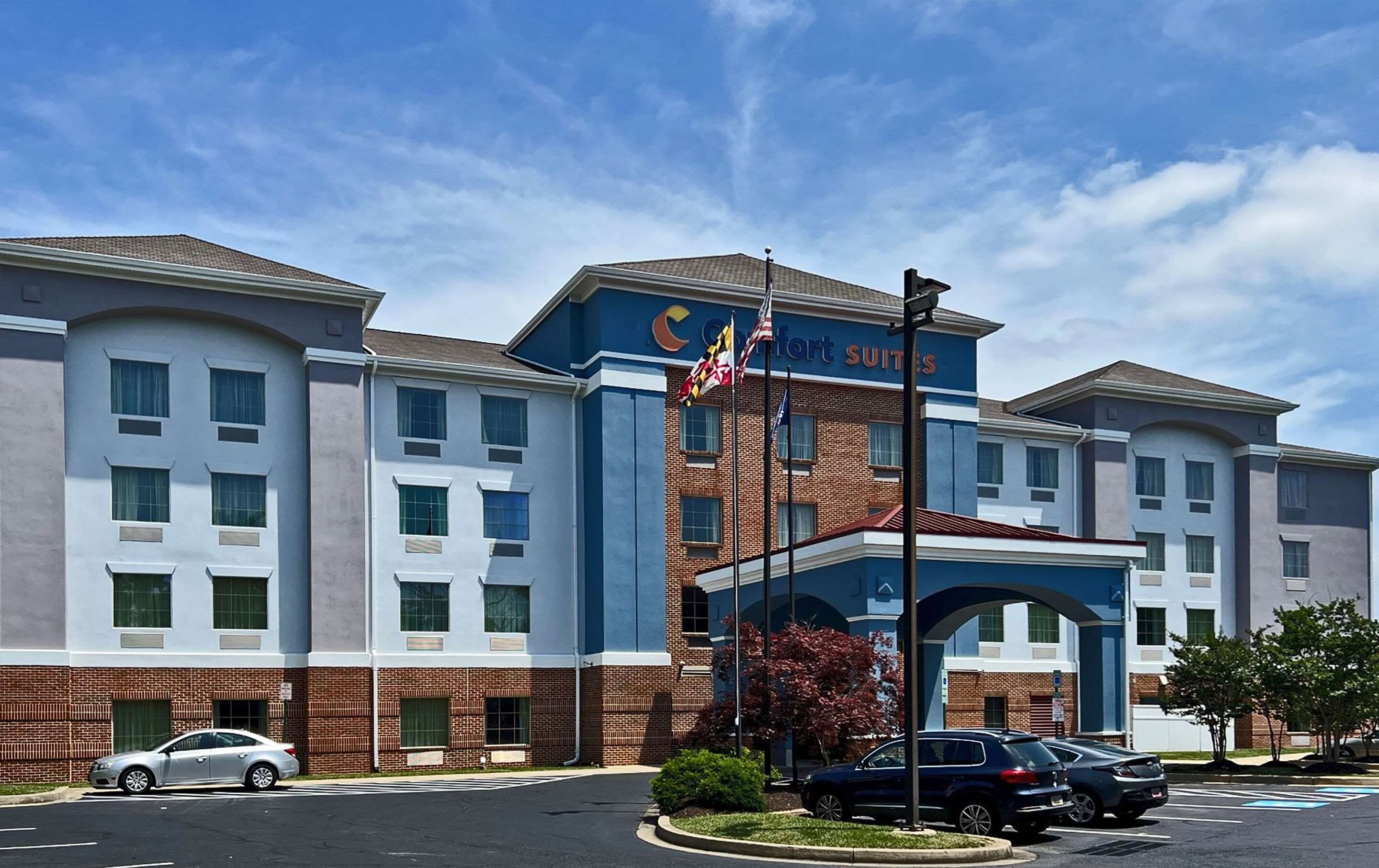 Hotel entrance | Comfort Suites Columbia Gateway