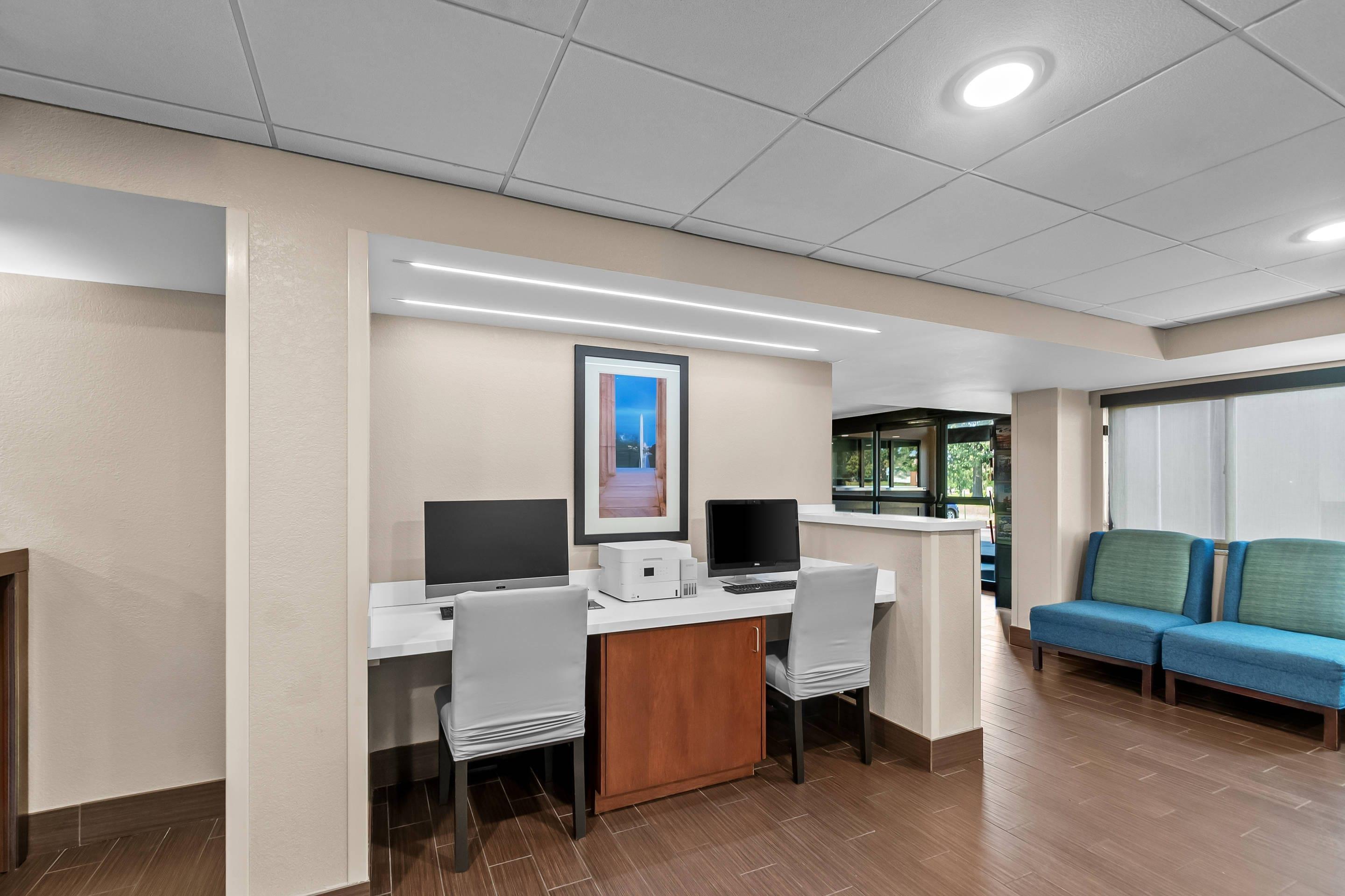 Business center | Comfort Inn Oxon Hill - National Harbor