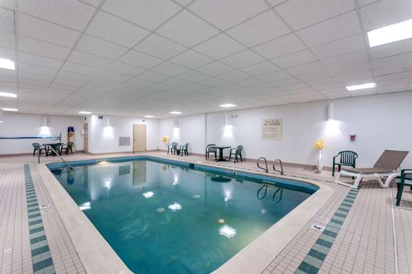 Pool - Quality Inn & Suites Edgewood - I-95, Exit 77