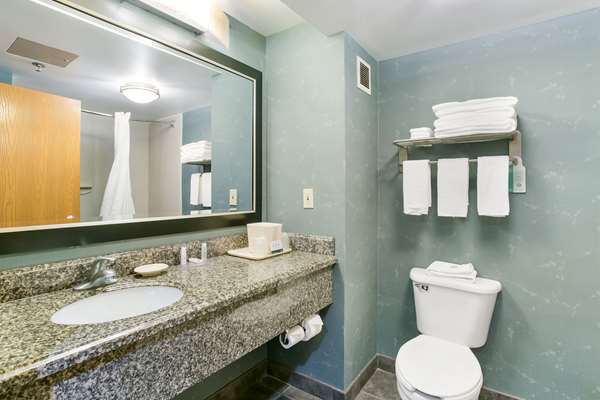 Suite - Quality Inn & Suites Edgewood - I-95, Exit 77