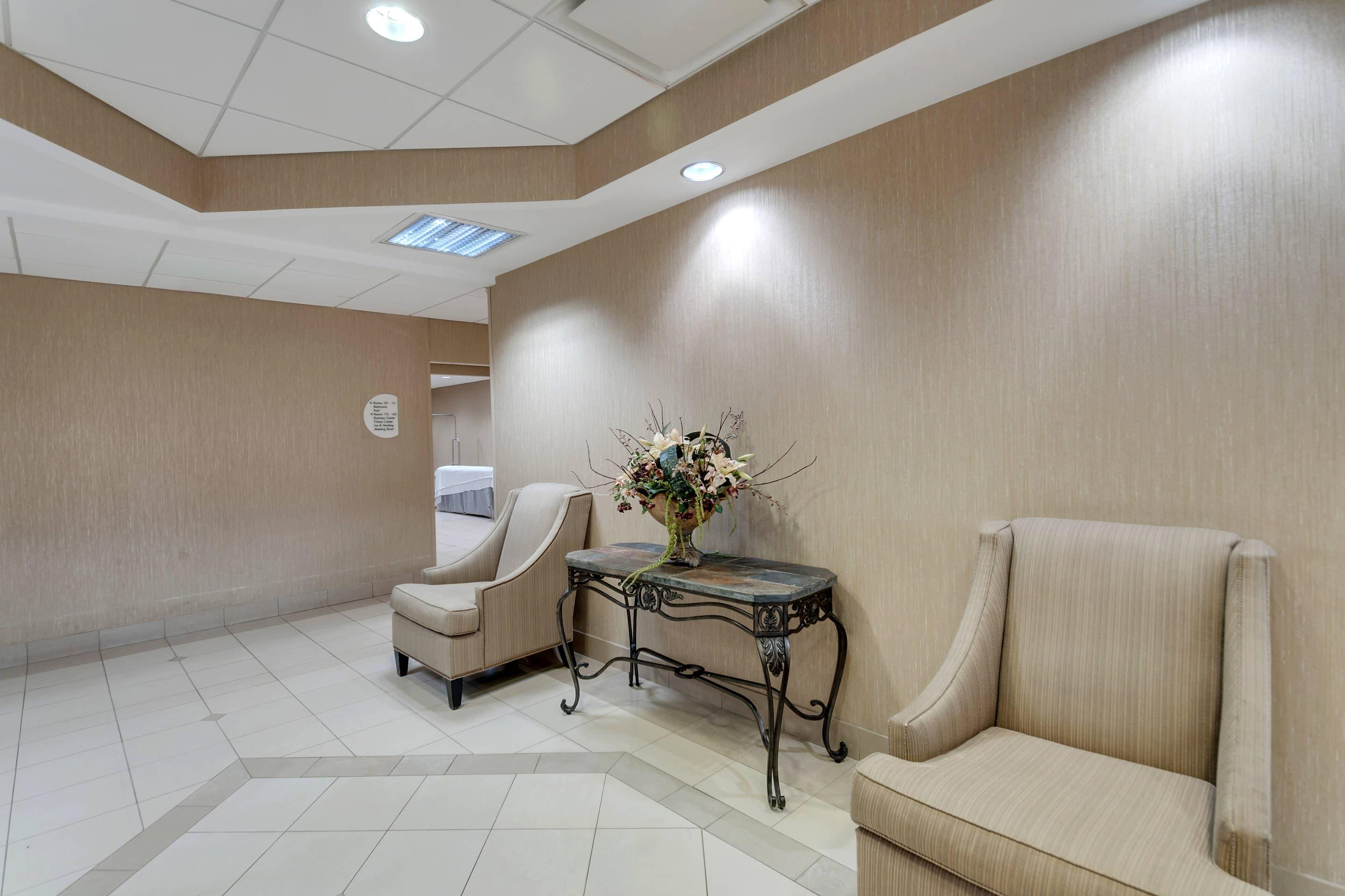 Lobby seating | Quality Inn & Suites Bel Air I-95 Exit 77A