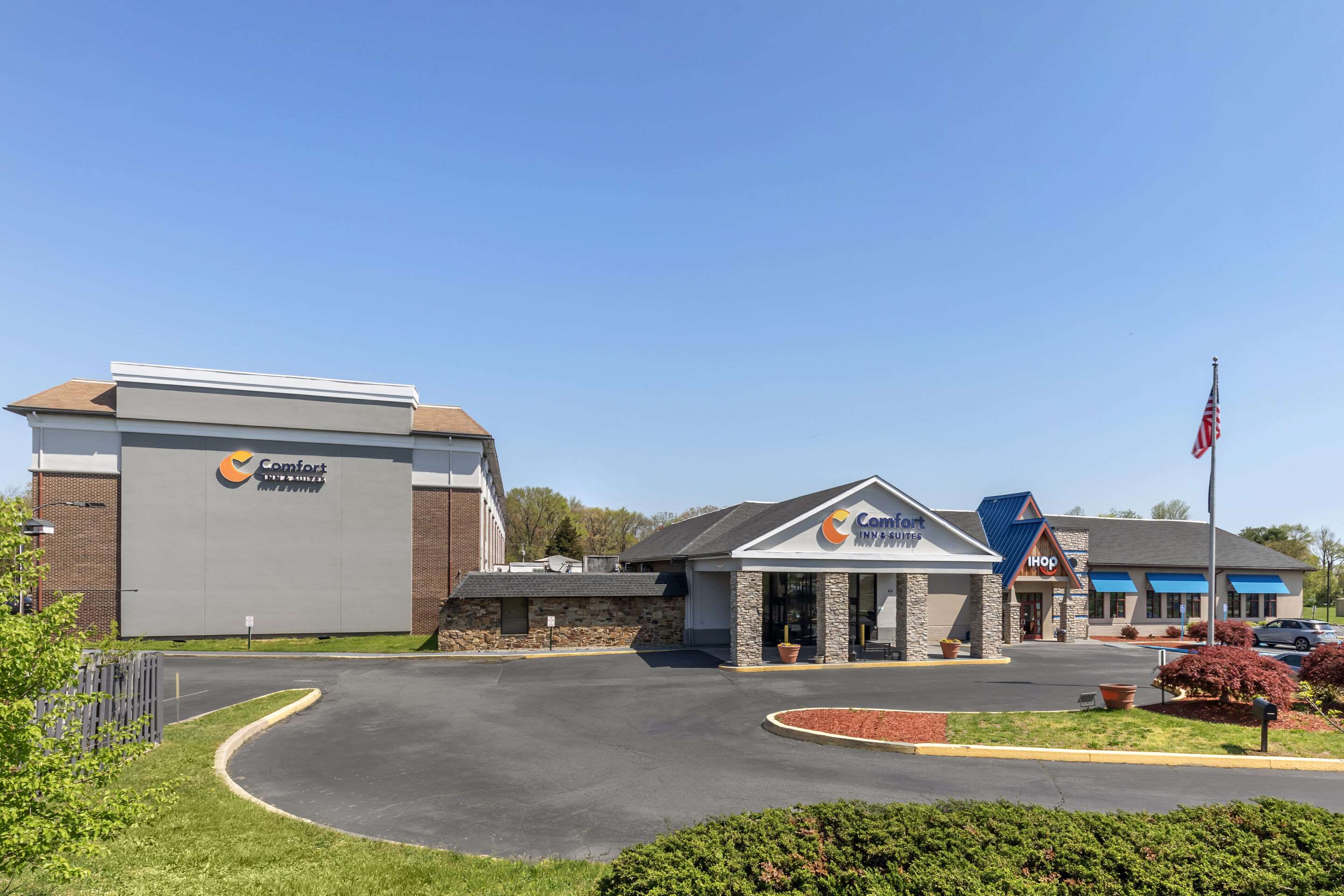 Hotel exterior | Comfort Inn & Suites Aberdeen