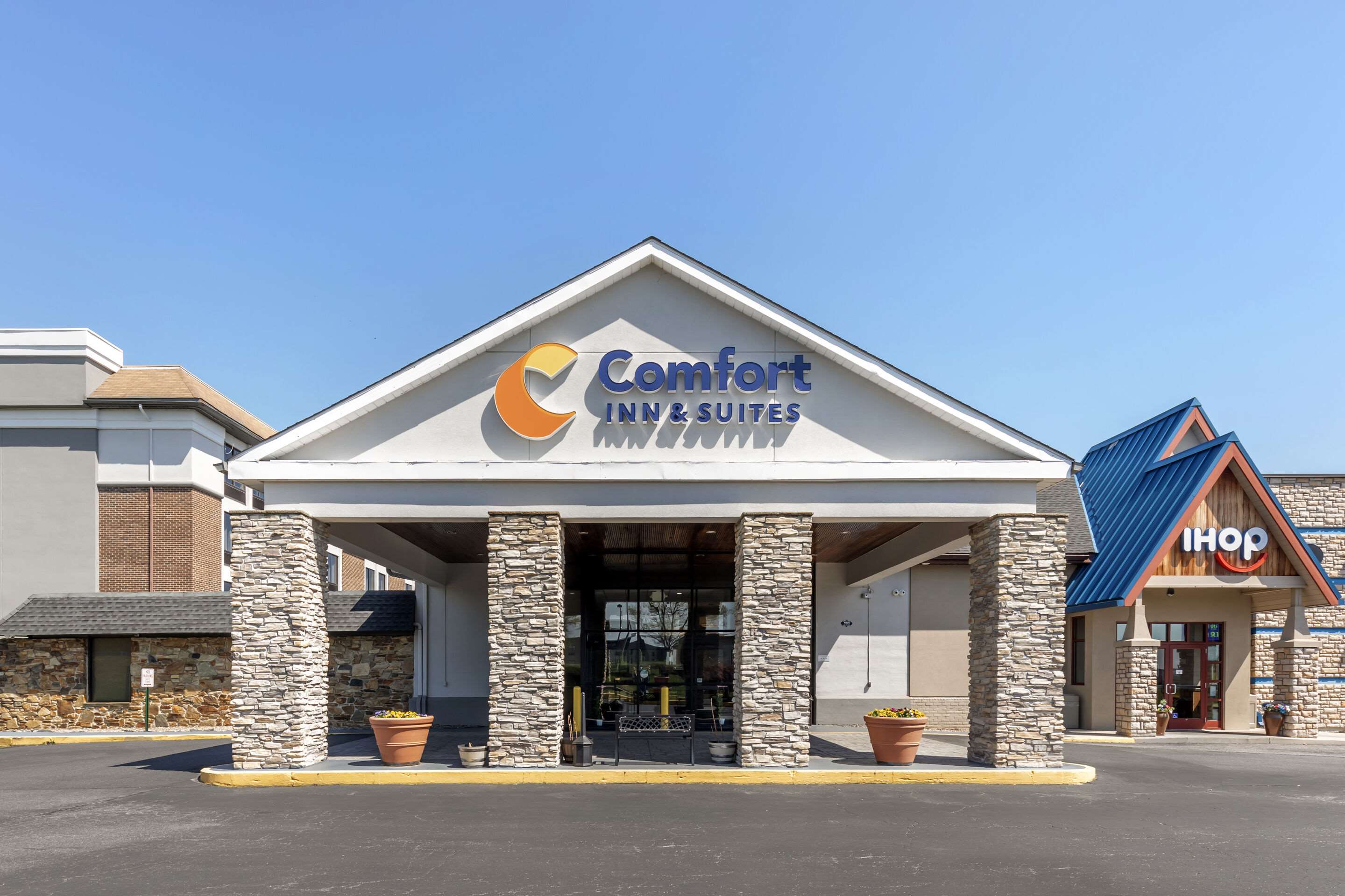 Hotel exterior | Comfort Inn & Suites Aberdeen