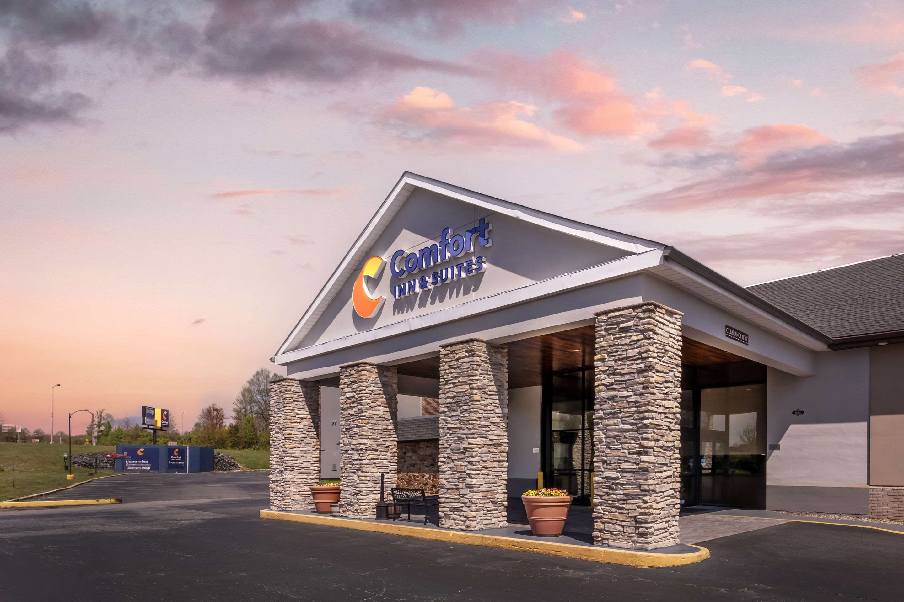 Twilight | Comfort Inn & Suites Aberdeen
