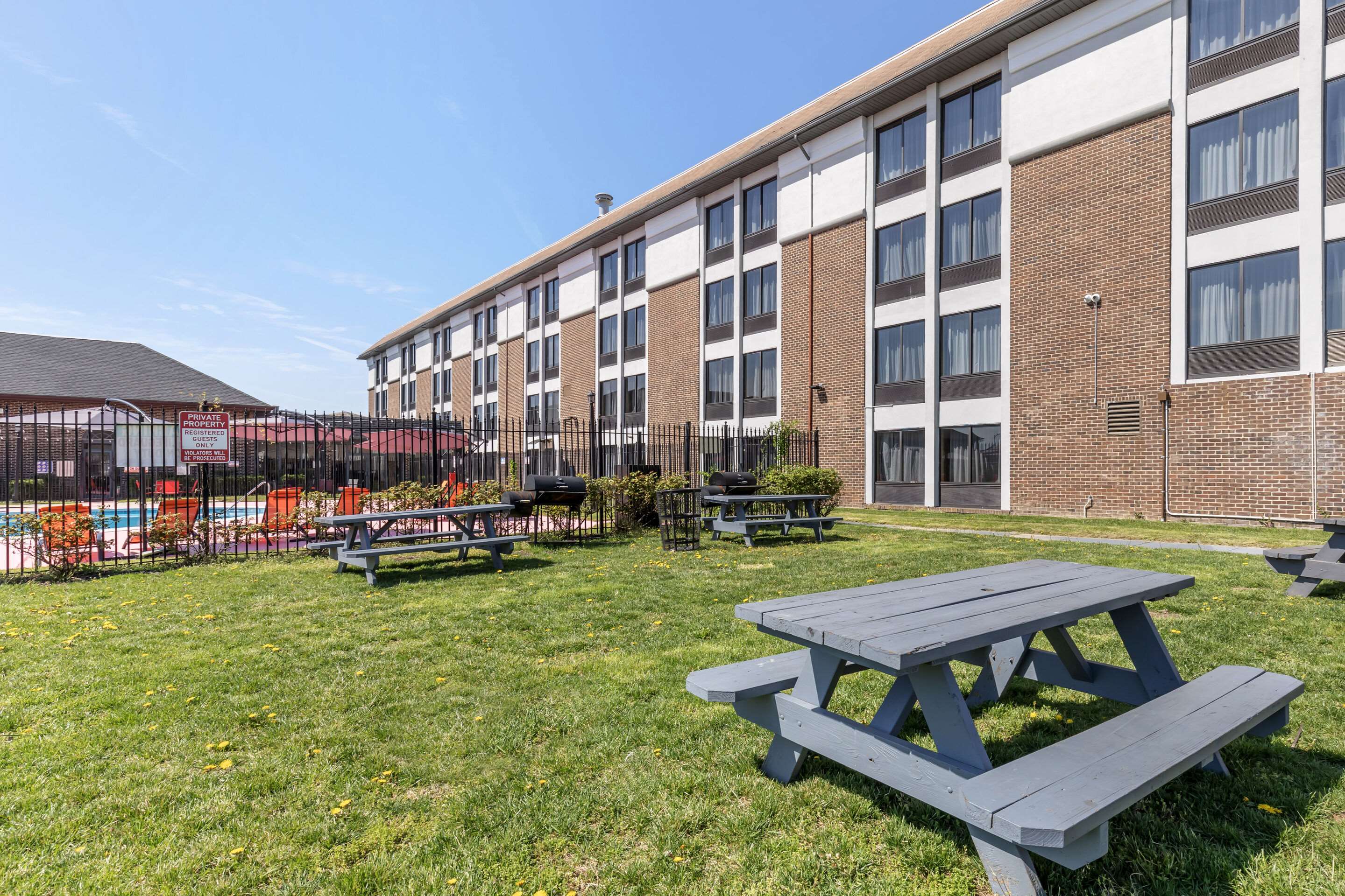 Barbecue area | Comfort Inn & Suites Aberdeen