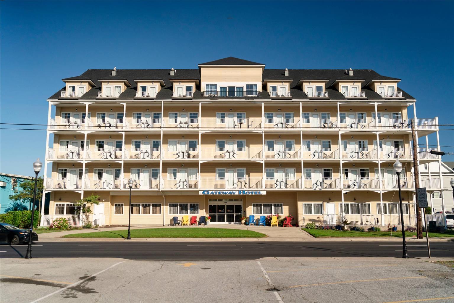 Gateway Hotel & Suites, an Ascend Hotel