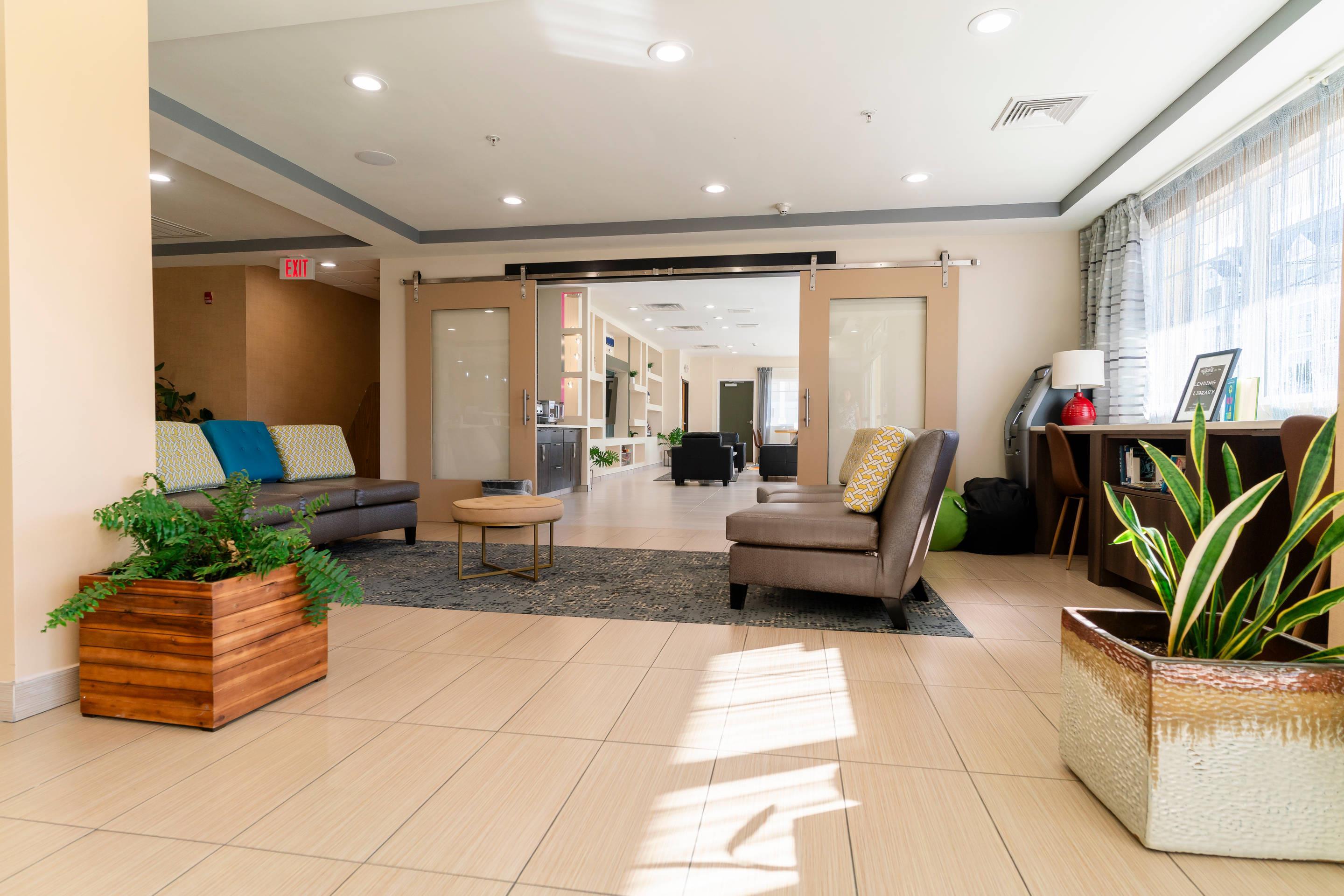 Hotel lobby | Gateway Hotel & Suites Ocean City, an Ascend Collection Hotel