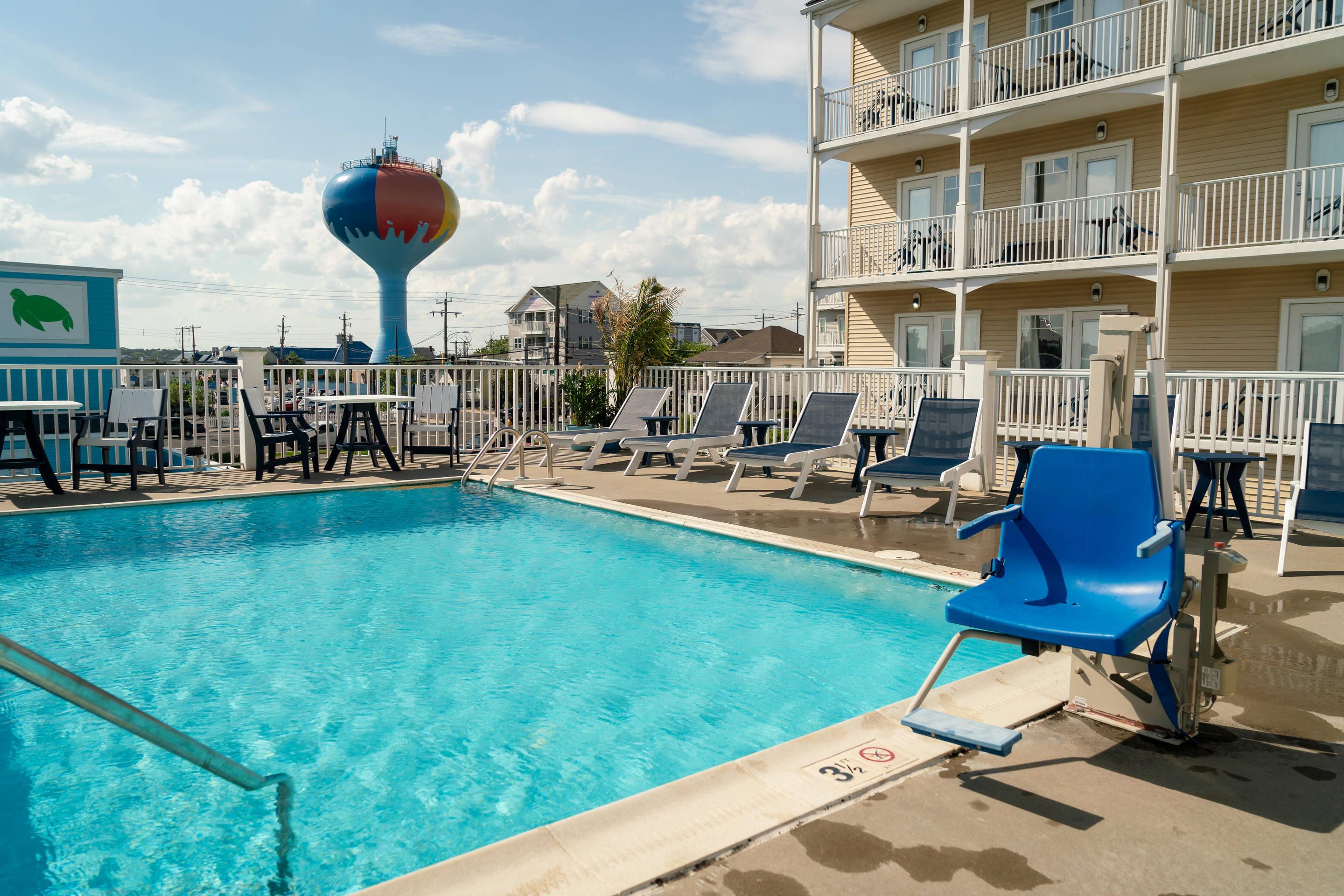 Outdoor pool | Gateway Hotel & Suites Ocean City, an Ascend Collection Hotel