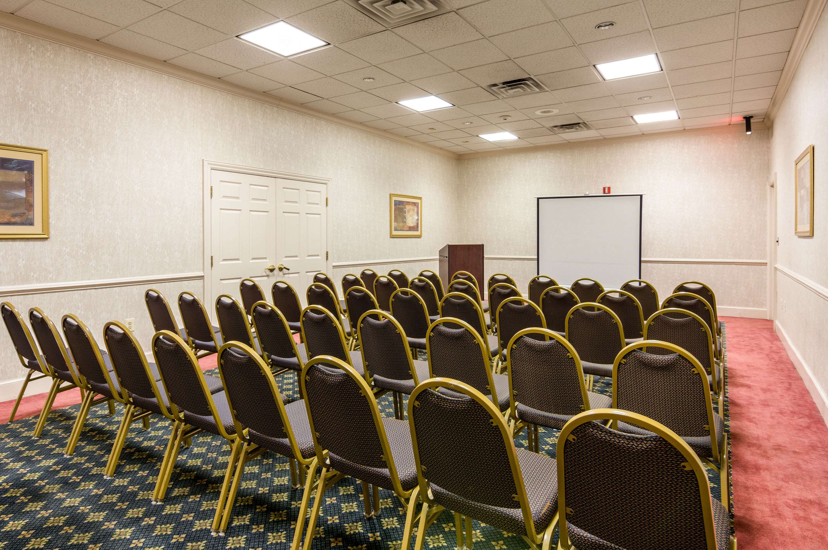 Meeting room | Quality Inn Near Joint Base Andrews-Washington Area