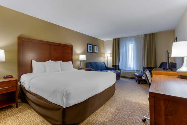  - Comfort Suites & Suites Cambridge