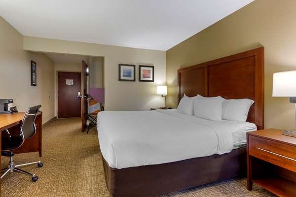  - Comfort Suites & Suites Cambridge
