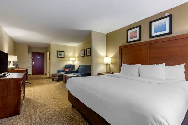  - Comfort Suites & Suites Cambridge