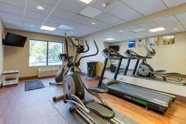 Fitness/ Exercise Room - Comfort Suites & Suites Cambridge