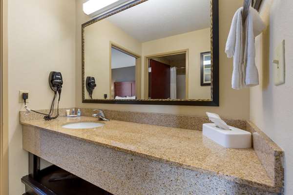Suite - Comfort Suites & Suites Cambridge