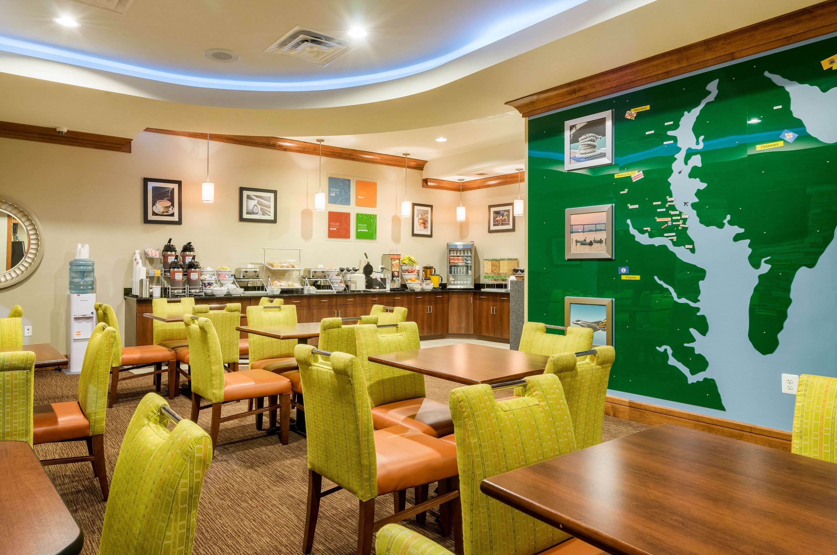 Breakfast area | Comfort Inn & Suites