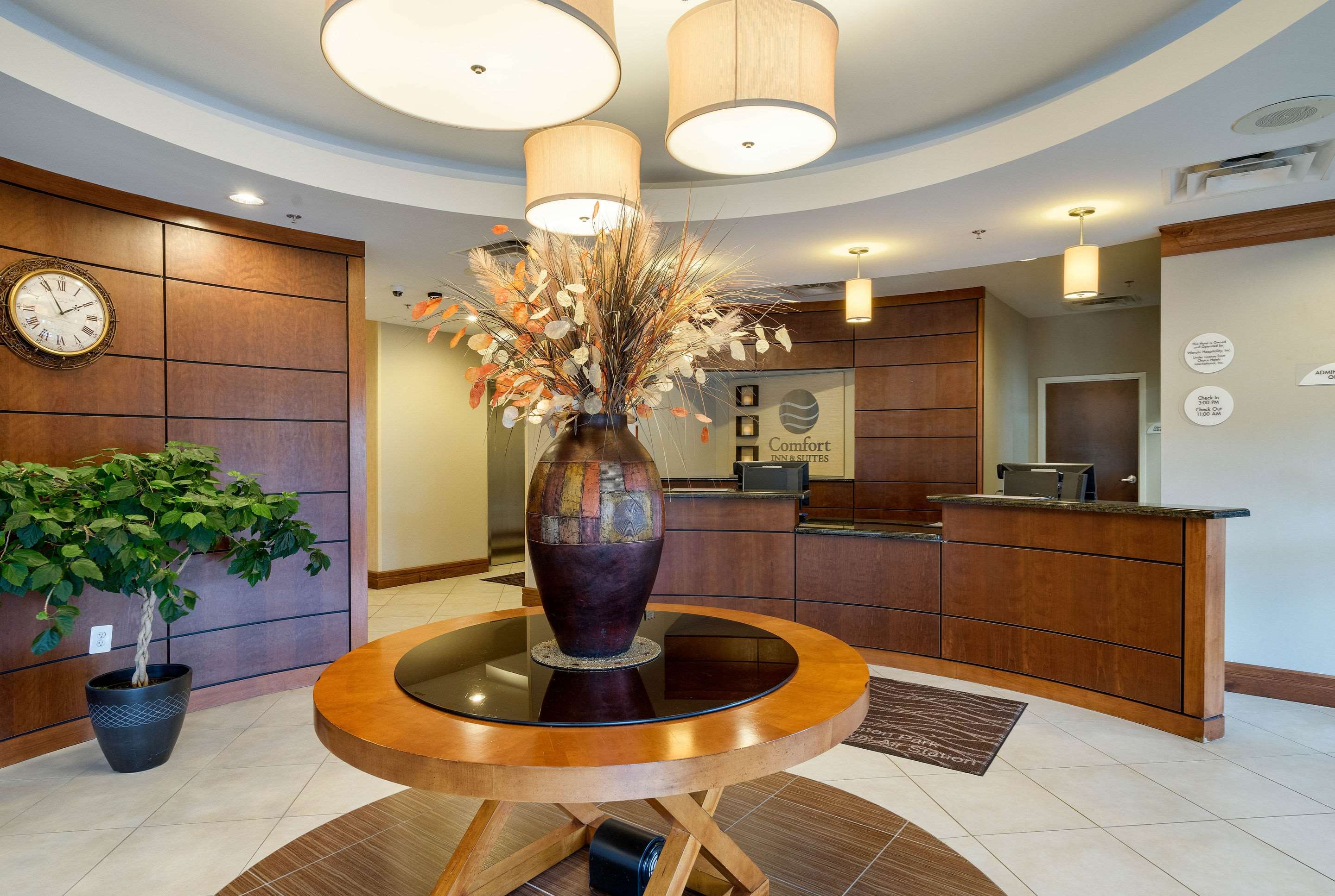 Hotel lobby | Comfort Inn & Suites