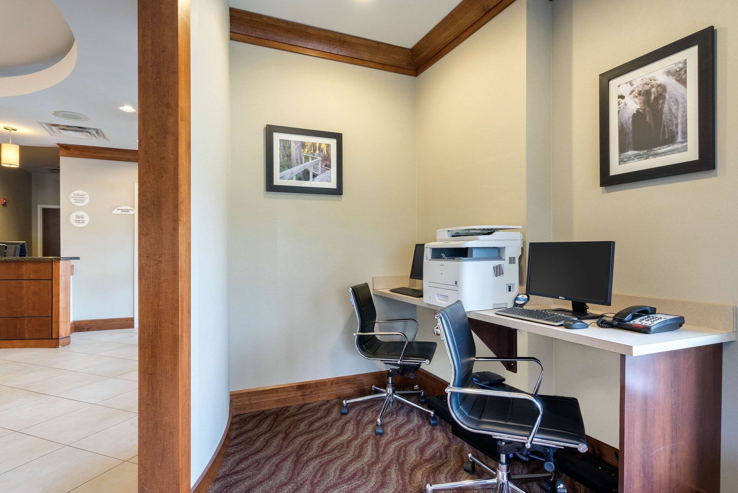 Business center | Comfort Inn & Suites