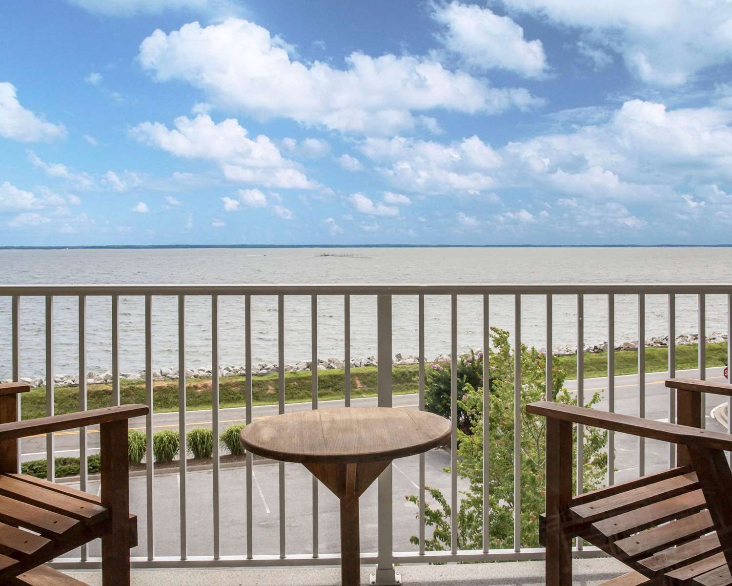 Island Inn & Suites Piney Point, MD See Discounts