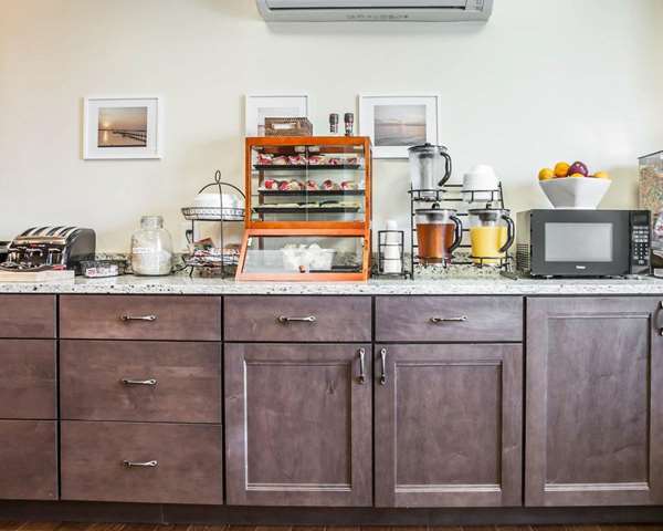 Amenities - Island Inn & Suites Piney Point