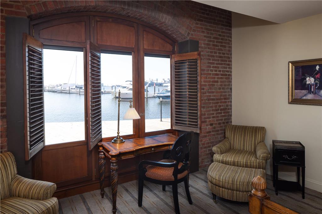 The Inn at Henderson's Wharf, Ascend