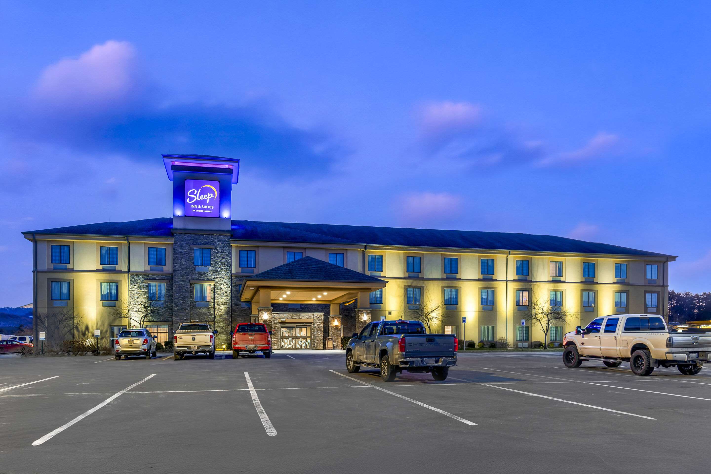 Twilight | Sleep Inn & Suites Cumberland - LaVale