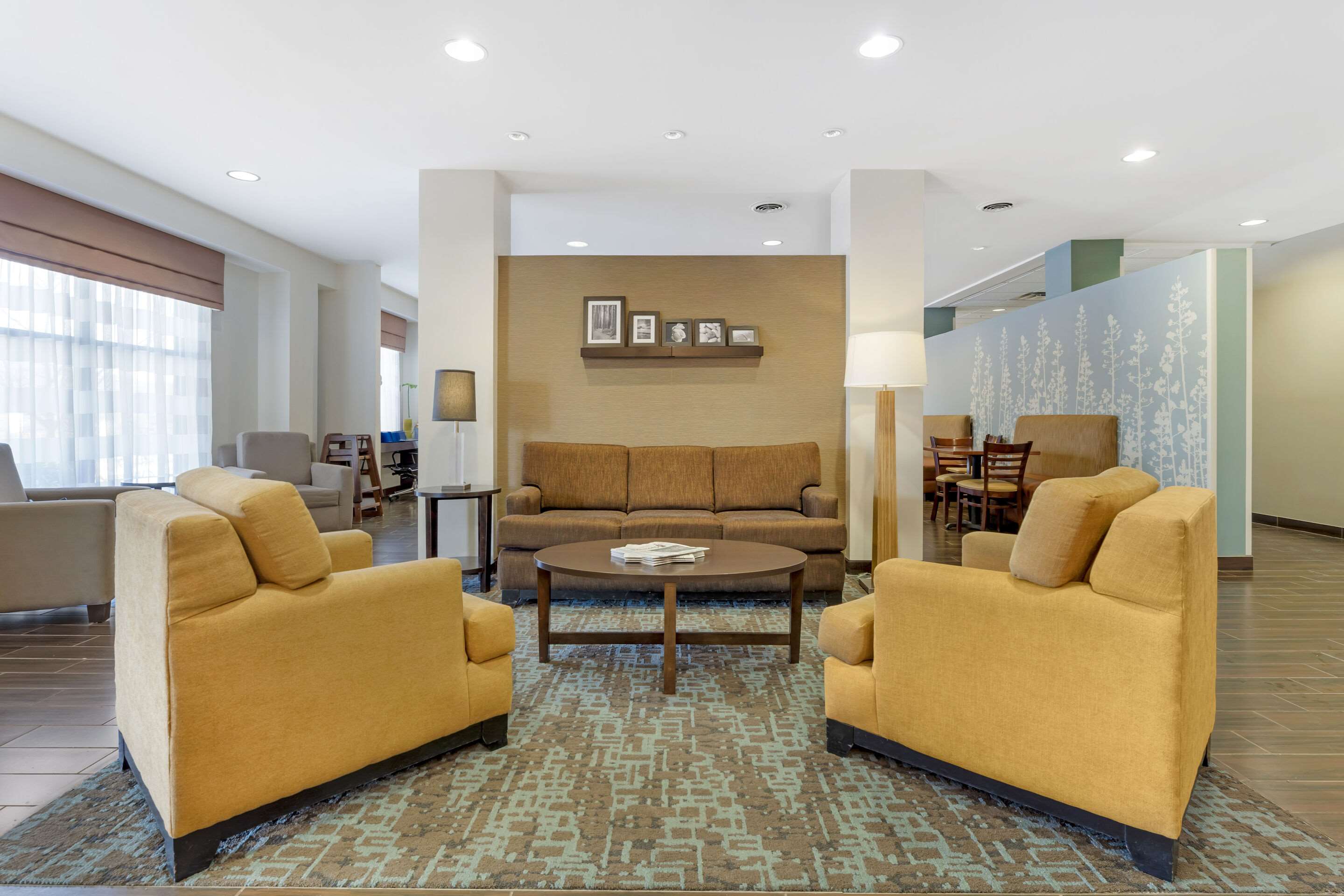 Hotel lobby | Sleep Inn & Suites Cumberland - LaVale