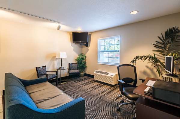  - Quality Inn Beacon Marina Solomons