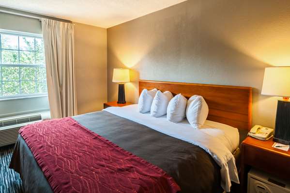  - Quality Inn Beacon Marina Solomons