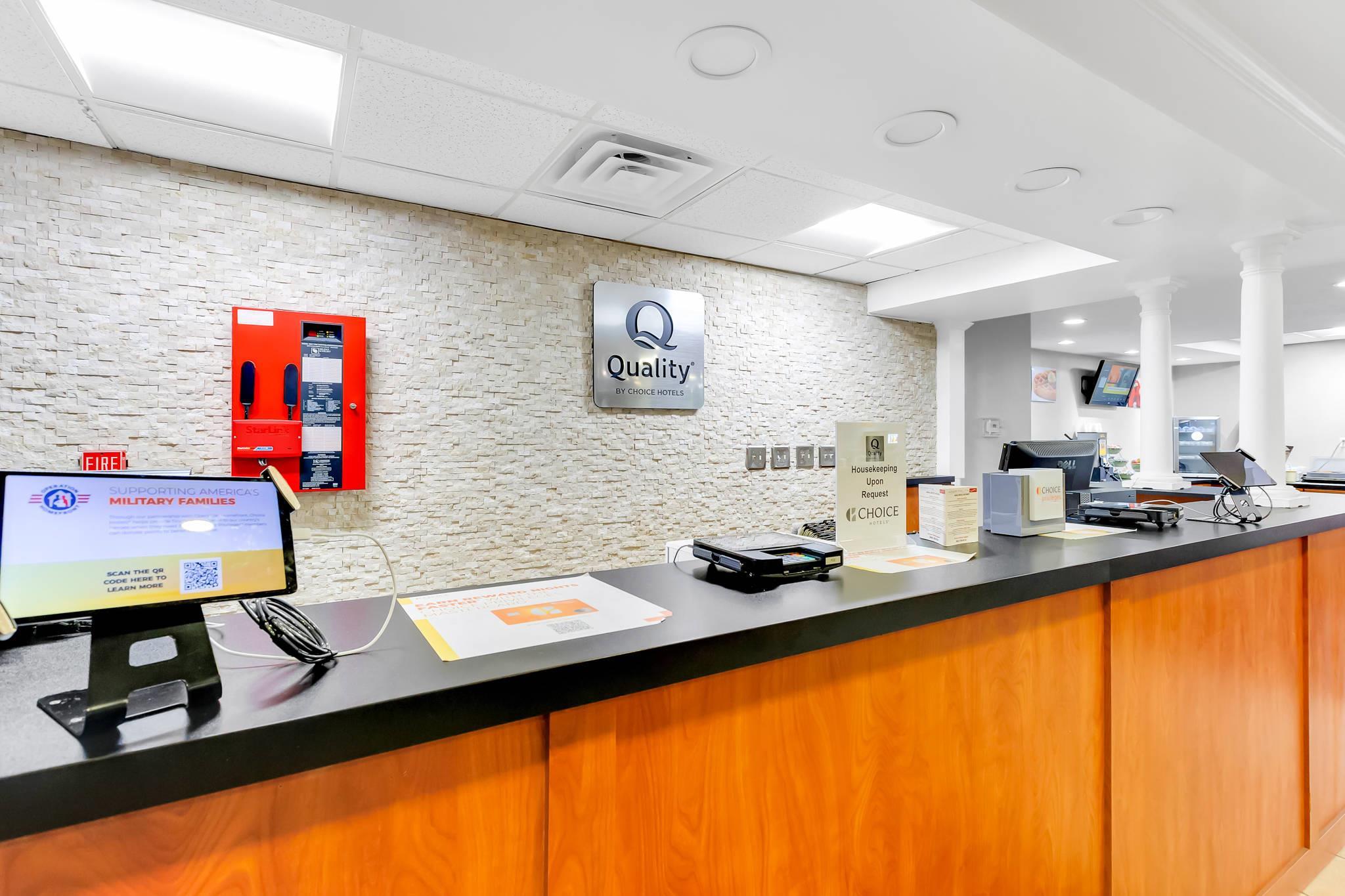 Front desk | Quality Inn Salisbury