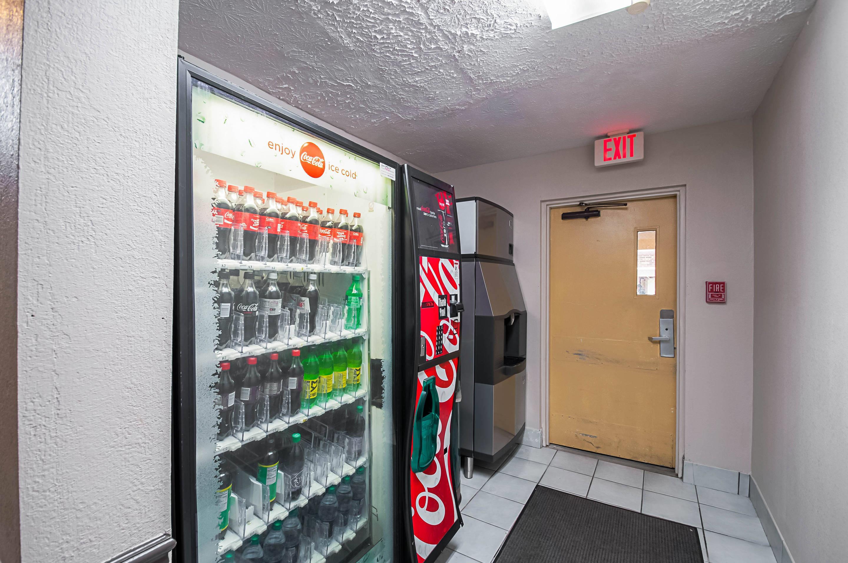 Hotel vending area | Quality Inn Salisbury