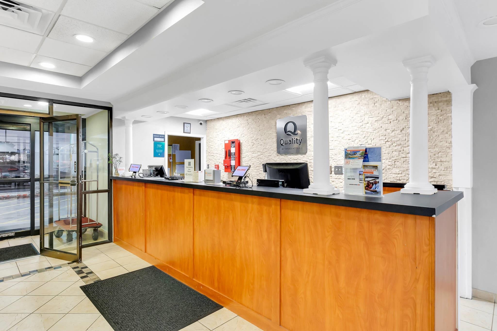 Front desk | Quality Inn Salisbury