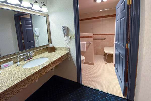  - Maine Evergreen Hotel Augusta