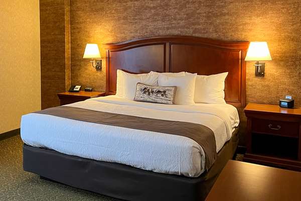 Suite - Maine Evergreen Hotel Augusta