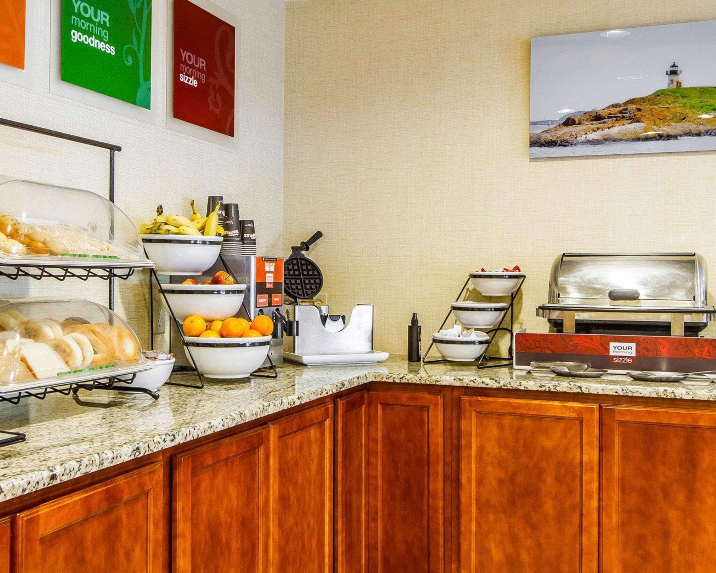 Hot and cold breakfast buffet | Comfort Inn Brunswick