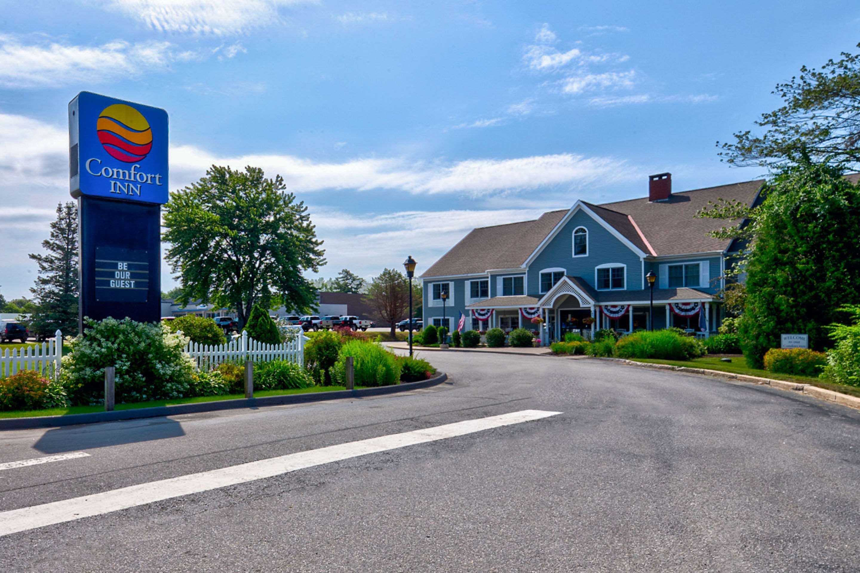 Hotel exterior | Comfort Inn Brunswick