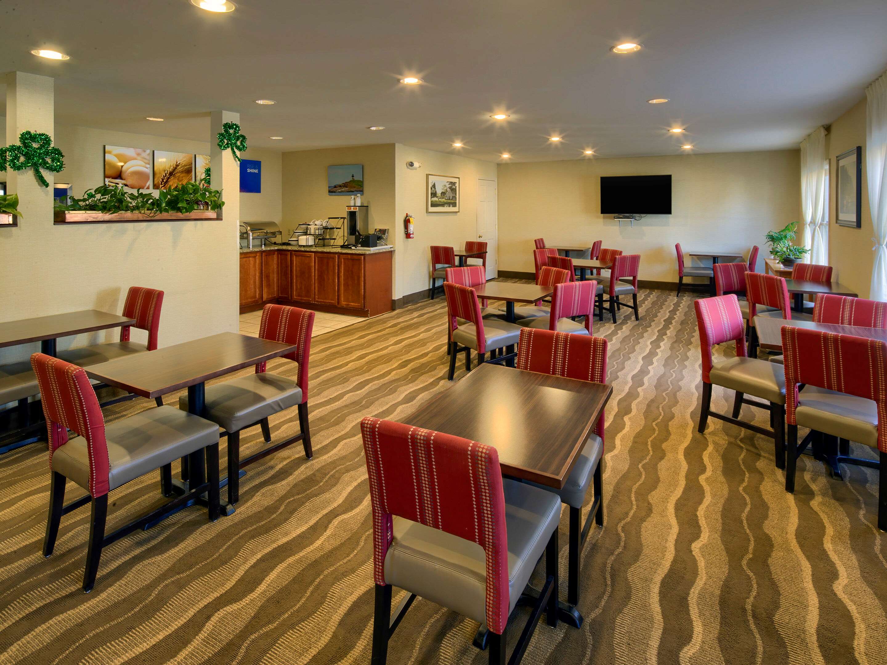 Breakfast area | Comfort Inn Brunswick
