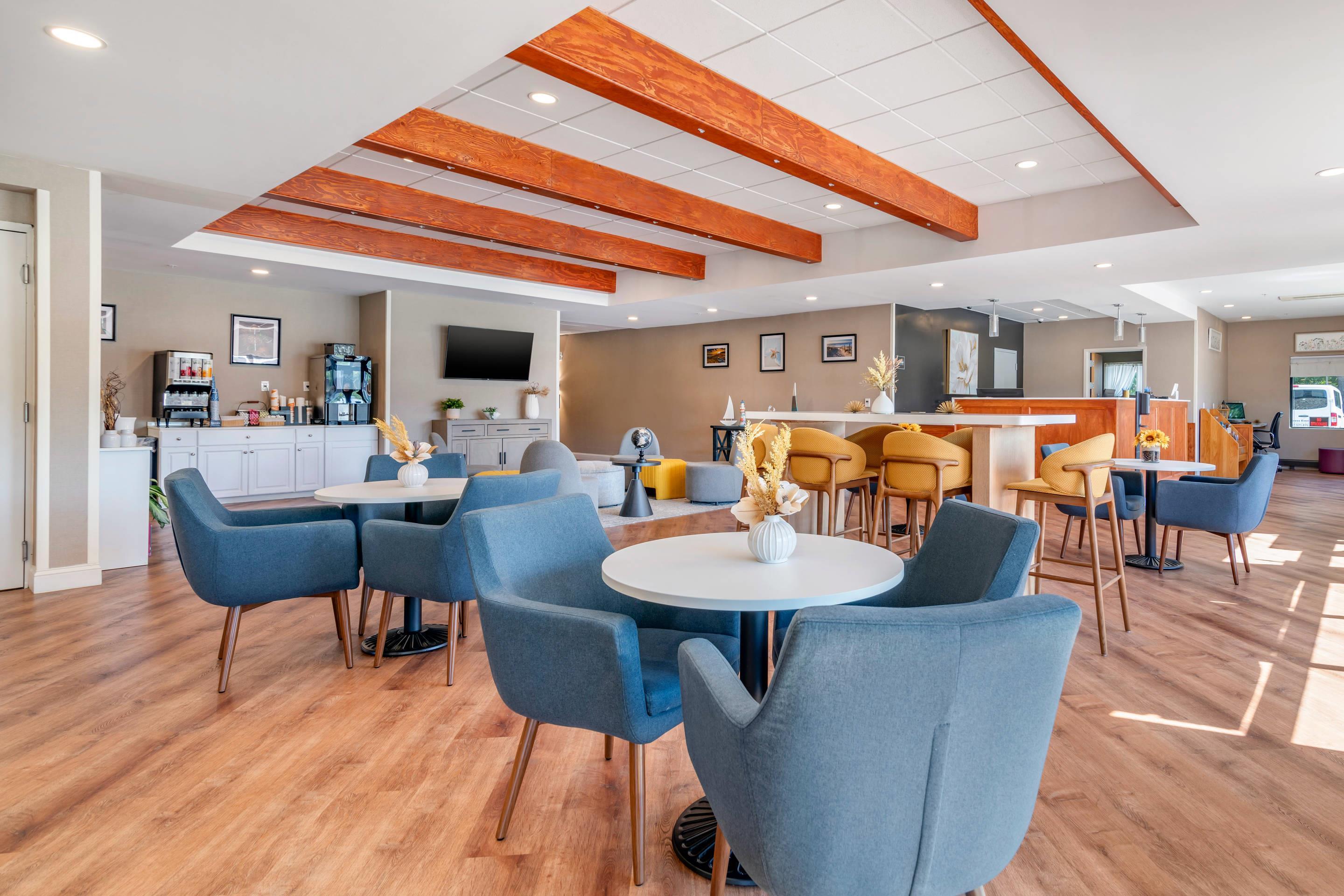 Breakfast counter | Casco Bay Hotel, Ascend Hotel Collection
