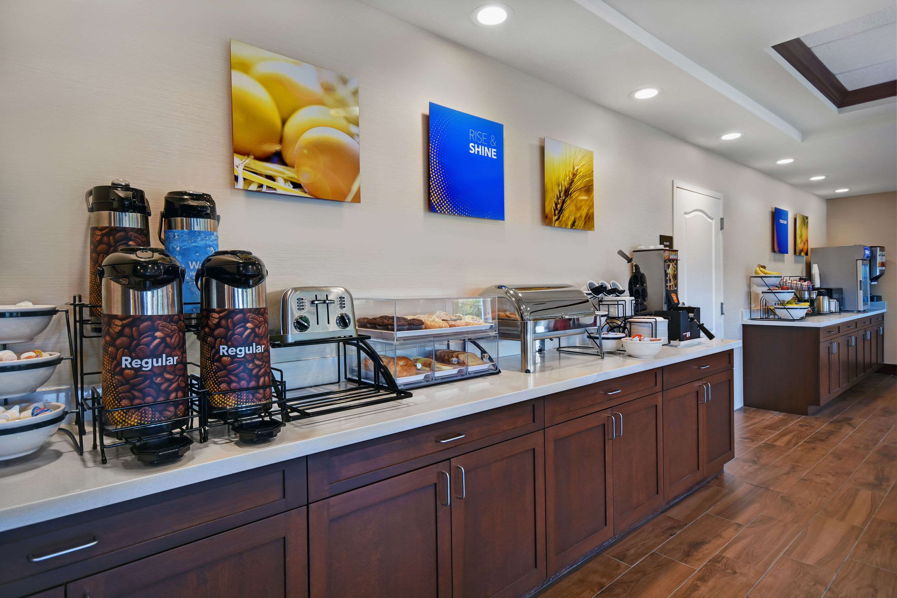 Breakfast area